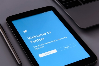 ट्विटर ने ट्वीट्स में वन-क्लिक 'रिव्यू न्यूजलेटर' साइनअप बटन जोड़ा