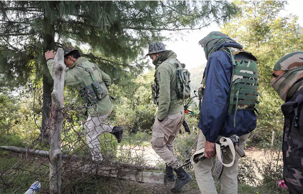 पुंछ के जंगलों में छिपे आतंकी 1-2 दिन के मेहमान, सुरक्षाबलों ने कहा- 14 दिन का ऑपरेशन अंतिम चरण में