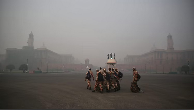 दिल्ली में वायु प्रदूषण पर हंगामा एक वार्षिक ड्रामा, अभिनय में तमाम सरकारें, संस्थाएं, कोर्ट और मीडिया तक शामिल