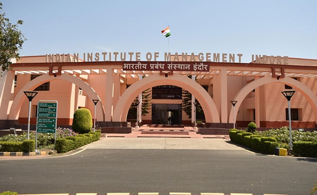 वैक्सीन की दोनों डोज़ ले चुके सेना के 11 अधिकारी इंदौर में हुए कोरोना संक्रमित वैक्सीन की दोनों डोज़ ले चुके सेना के 11 अधिकारी इंदौर में हुए कोरोना संक्रमित