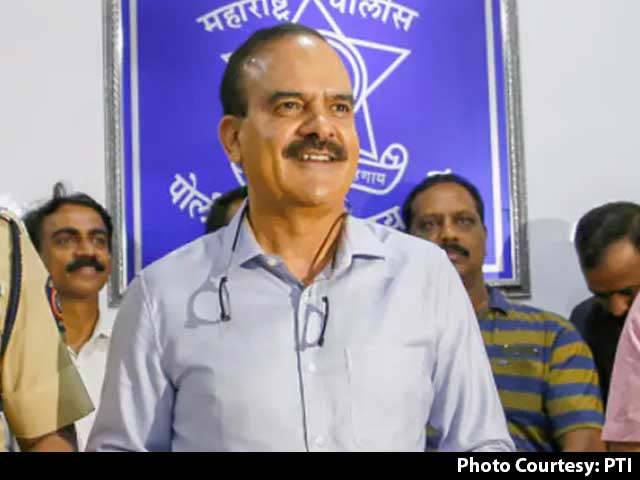 मुंबई के पूर्व पुलिस कमिश्नर परमबीर सिंह क्राइम ब्रांच के सामने हुए पेश, अक्टूबर से थे लापता मुंबई के पूर्व पुलिस कमिश्नर परमबीर सिंह क्राइम ब्रांच के सामने हुए पेश, अक्टूबर से थे लापता