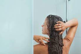 हफ्ते में सिर्फ 1 बार नहाती है महिला, पानी की आवाज और साबुन की खुशबू से भागती है दूर!