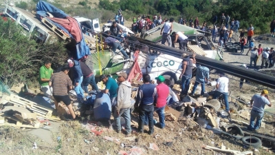 मेक्सिको ट्रक दुर्घटना में मरने वालों की संख्या बढ़कर 55 हुई