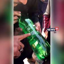 पाकिस्तानी को कोल्डड्रिंक की बोतल में दिखा खुदा का नाम, QR कोड देख करने लगा हंगामा