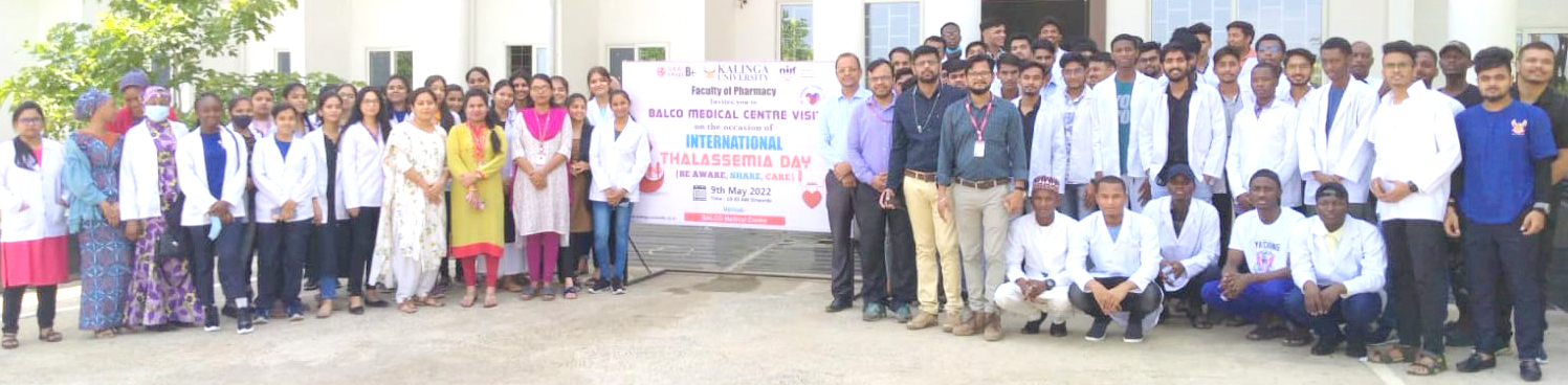 अंतर्राष्ट्रीय थैलेसीमिया दिवस के अवसर पर विद्यार्थियों का बालको चिकित्सा केंद्र का दौरा