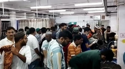 गुजरात : हाईटेंशन बिजली लाइन के संपर्क में आने से 2 की मौत, कई घायल