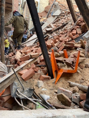 उत्तरी दिल्ली में मकान गिरने से 5 लोग घायल 