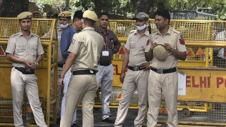 पीएफआई छापेमारी : दिल्ली में 30 लोगों को हिरासत में लिया गया