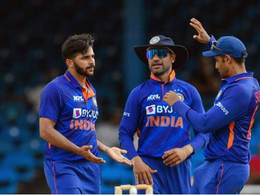 भारत ने टॉस जीता, पहले गेंदबाज़ी का फैसला