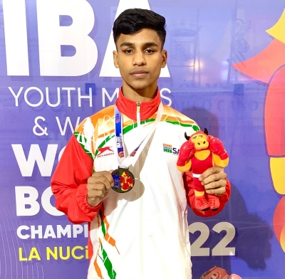 युवा विश्व मुक्केबाजी: विश्वनाथ, वंशज और देविका ने जीते स्वर्ण पदक