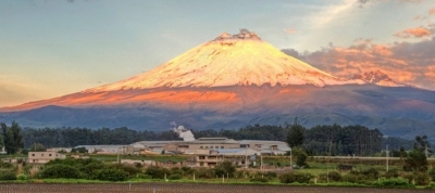 इक्वाडोर में ज्वालामुखी गैस उत्सर्जन और राख गिरने की गतिबिधि आई सामने
