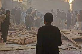पाकिस्तान: पुलिस की वर्दी में आया था पेशावर मस्जिद का आत्मघाती हमलावर