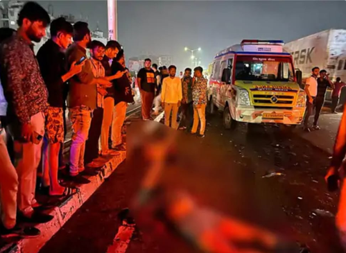 अहमदाबाद में भीड़ पर चढ़ी तेज़ रफ़्तार जगुआर कार, नौ की मौत