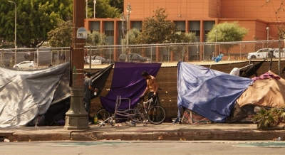 अमेरिका में बेघर लोगों की संख्या रिकॉर्ड ऊंचाई पर