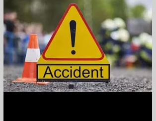 कर्नाटक में सड़क दुर्घटना में आंध्र प्रदेश के तीन लोगों की मौत
