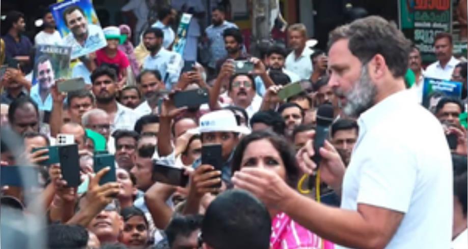कांग्रेस भारतीय संविधान को बचाने की कोशिश कर रही है, केरल के रोड शो में बोले राहुल गांधी
