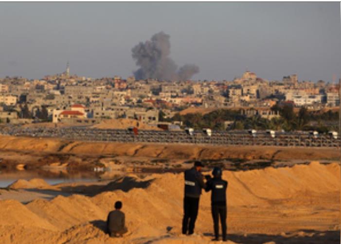रफा में इजरायली बमबारी में 2 बंधकों की मौत : हमास 