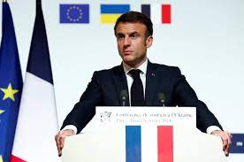 फ़्रांस में कल चुनाव, मैक्रों की पार्टी ने कहा- दक्षिणपंथी देश को बर्बाद कर देंगे