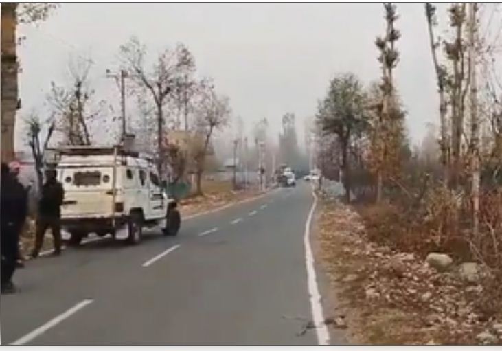 जम्मू-कश्मीर के कुपवाड़ा में सुरक्षा बलों और आतंकवादियों के बीच मुठभेड़ शुरू 