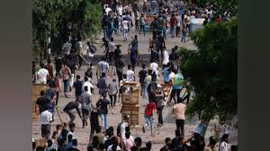 बांग्लादेश के प्रदर्शनकारियों के समर्थन में छात्र संघों ने कोलकाता में विरोध मार्च निकाला