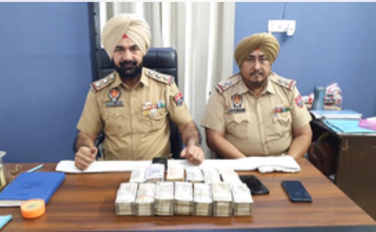 जालंधर पुलिस ने कार सवार से बरामद किए लाखों रुपये कैश 