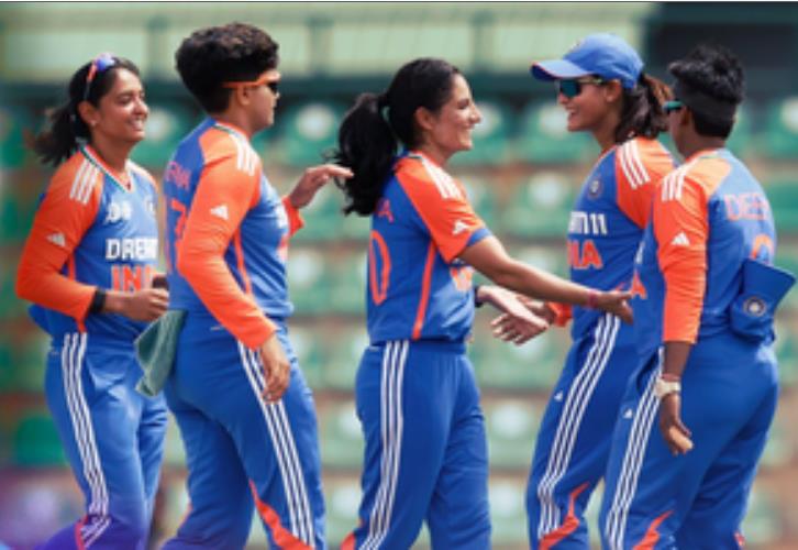 महिला एशिया कप: पहले सेमीफाइनल में भारत की शानदार गेंदबाजी, 80 रनों पर सिमटी बांग्लादेश की पारी 