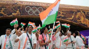 ओलंपिक 2024: ओपनिंग सेरेमनी में पीवी सिंधु ने भारतीय दल का नेतृत्व किया, पहली बार नदी में हुआ कार्यक्रम