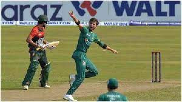 पाकिस्तान के तेज गेंदबाज शाहीन अफरीदी को मिली सजा, बांग्लादेशी बल्लेबाज को फेंककर मारी थी गेंद