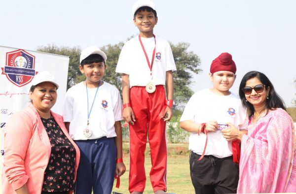 वेंकटेश्वर सिग्नेचर स्कूल में वार्षिक खेल दिवस,  कैप्टन अंकुर ढिल्लन ने किया उत्साहवर्धन