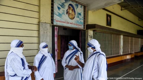 हिंदूवादी संगठनों को क्यों खटकती हैं मदर टेरेसा