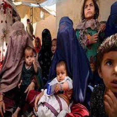 अफगानिस्‍तान: दाने दाने को मोहताज हुए लोग, पैसों की खातिर बच्‍चों को बेचने पर मजबूर