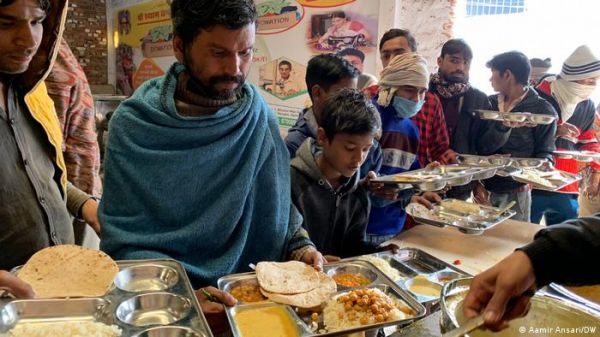 भारत: महामारी के कारण 4.6 करोड़ लोग हुए गरीब, अरबपति बढ़े