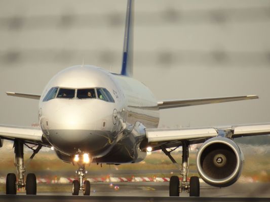 अमेरिका में 5 जी तकनीक: एयर इंडिया समेत कई एयरलाइन्स चिंतित, उड़ानें रद्द