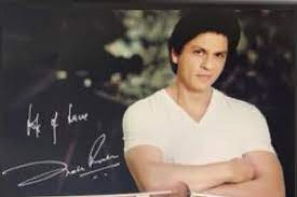 'शाहरुख के देश से हो, भरोसा है' कहकर ट्रैवल एजेंट ने मिस्र में भारतीय की मदद की थी, अब SRK ने भेजा गिफ्ट