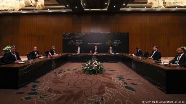 बेनतीजा रही यूक्रेन और रूस के विदेश मंत्रियों की बैठक