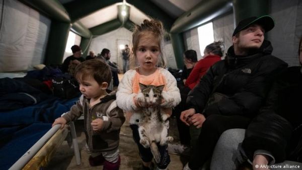 यूक्रेनी शरणार्थियों में 10 लाख से ज्यादा बच्चे, पीछे छूटे अपनों की चिंता