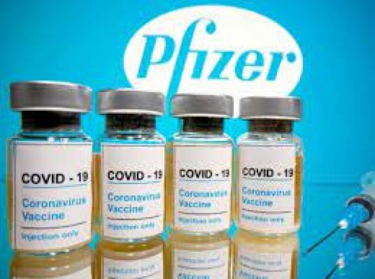 फाइजर बुजुर्गों के वास्ते कोविड-रोधी टीके की अतिरिक्त बूस्टर खुराक के लिए मंजूरी चाहता है: सूत्र