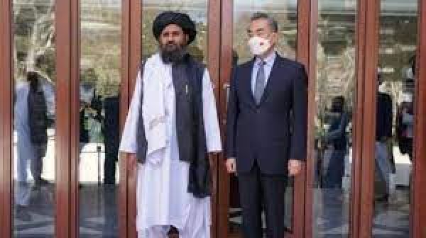 पाकिस्तान, क़तर के बाद चीन और रूस के नेताओं का काबुल दौरा, अफ़ग़ानिस्तान में आख़िर हो क्या रहा है?