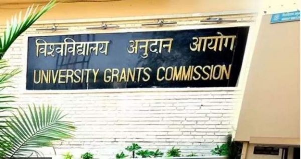 पाकिस्तानी कॉलेजों में दाख़िला लेने वाले भारतीय छात्रों को यूजीसी-एआईसीटीई ने आगाह किया