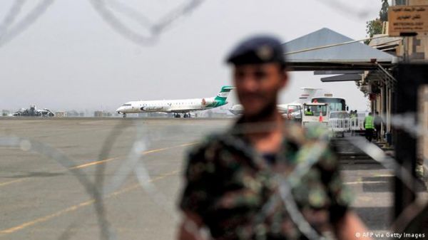 यमन: राजधानी सना से उड़ी छह साल में पहली बार वाणिज्यिक उड़ान