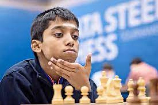 भारतीय ग्रैंडमास्टर प्रज्ञानानंदा चेसेबल मास्टर्स के क्वार्टर फाइनल में