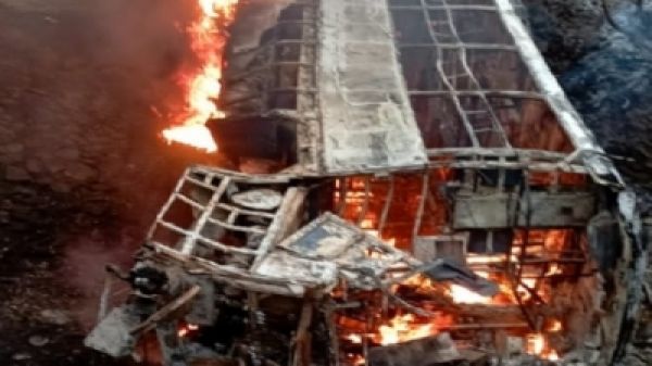 कर्नाटक में टक्कर के बाद बस में आग लगने से 7 लोगों की जलकर मौत