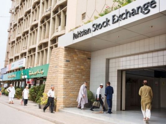 पाकिस्तान बना एशिया का तीसरा सबसे खराब प्रदर्शन करने वाला शेयर बाजार