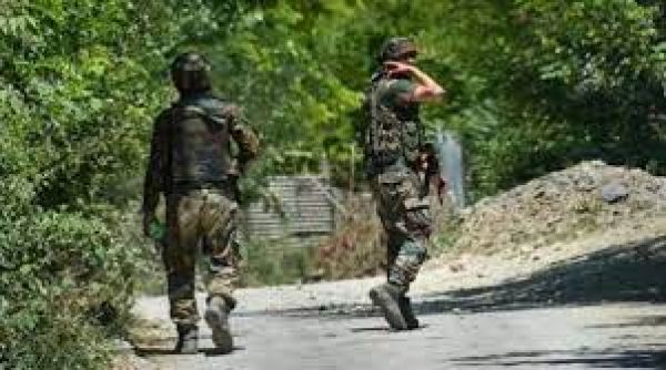 एलओसी पर करीब 150 आतंकवादी घुसपैठ कर जम्मू-कश्मीर में दाखिल होने को तैयार : सैन्य अधिकारी