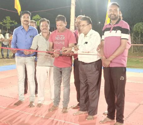 खेल से शरीर व मन स्वस्थ-दिलीप मचांदुर में रात्रि कबड्डी प्रतियोगिता