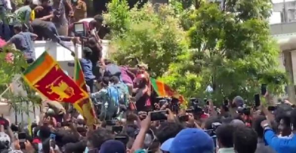 श्रीलंका में विरोध प्रदर्शन के दौरान एक की मौत, 84 घायल