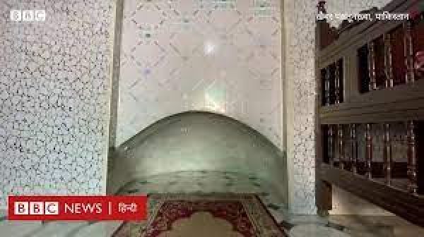पाकिस्तान की वो मस्जिद जो ज़मीन में समा रही है