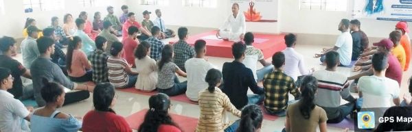 कलिंगा विश्वविद्यालय के फार्मेसी संकाय के द्वारा योग और ध्यान सत्र का आयोजन संपन्न