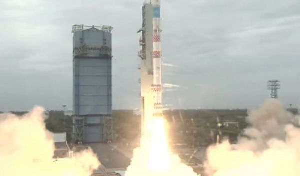 भारत का नया रॉकेट एसएसएलवी पृथ्वी अवलोकन उपग्रह के साथ प्रक्षेपित