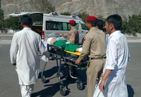पाकिस्तान में बस-टैंकर की टक्कर में 20 की मौत, 6 घायल